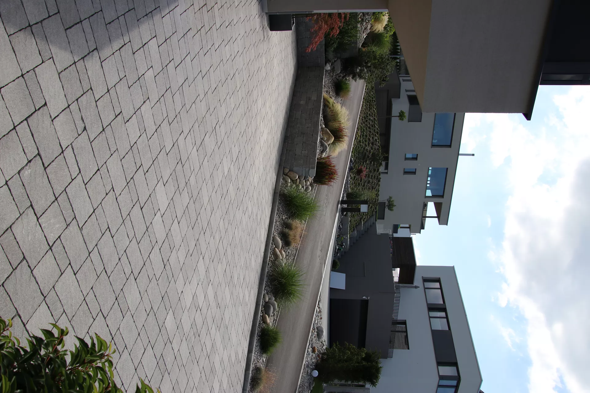 FRIEDA FORMATO Pflasterstein perlgrau strukturiert Kanten gebr. L 10, 20, 30 cm B 20 cm H 7 cm