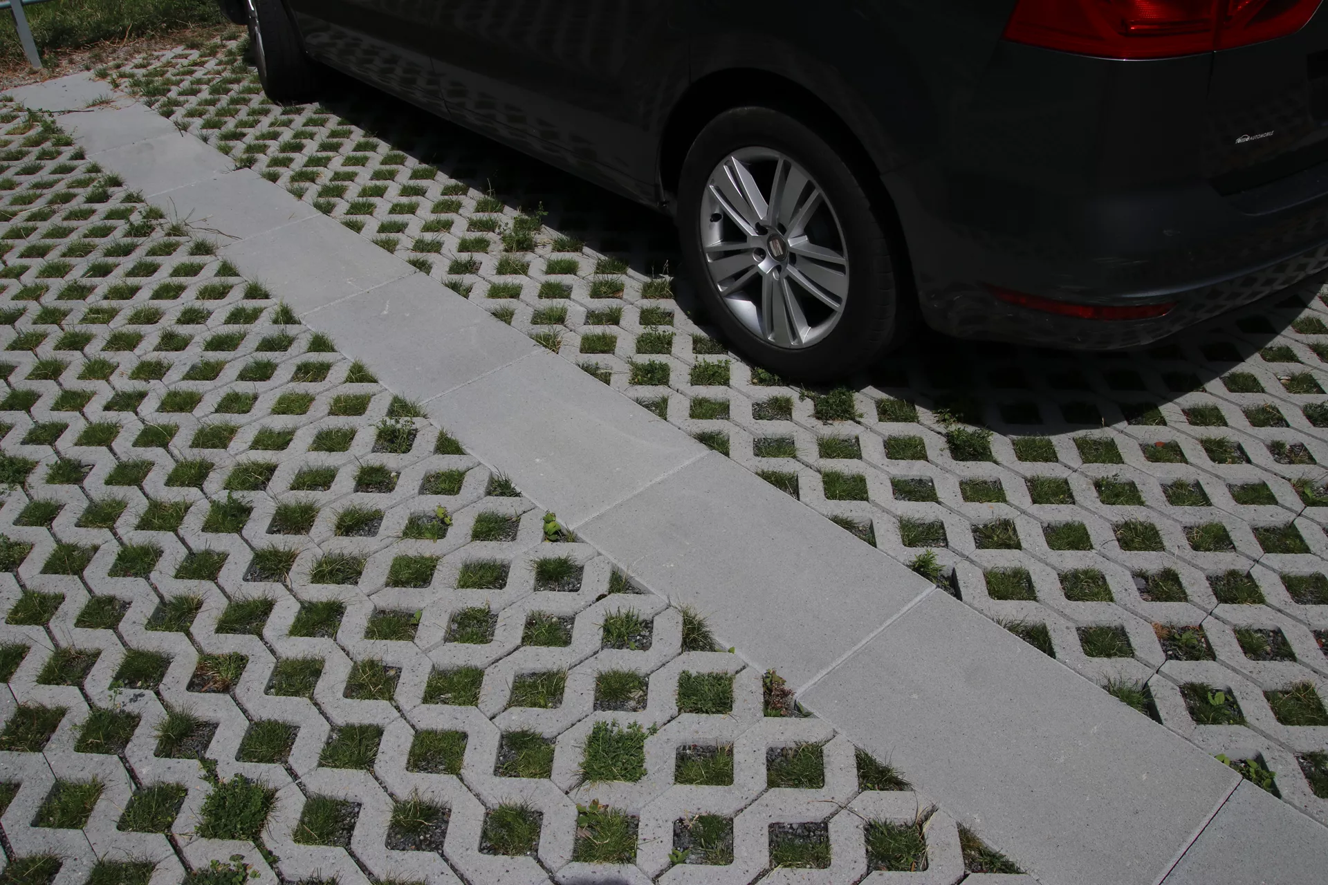 GRISON Rasengitterstein mit Nocken grau glatt L 60.2 cm B 40.2 cm H 8 cm