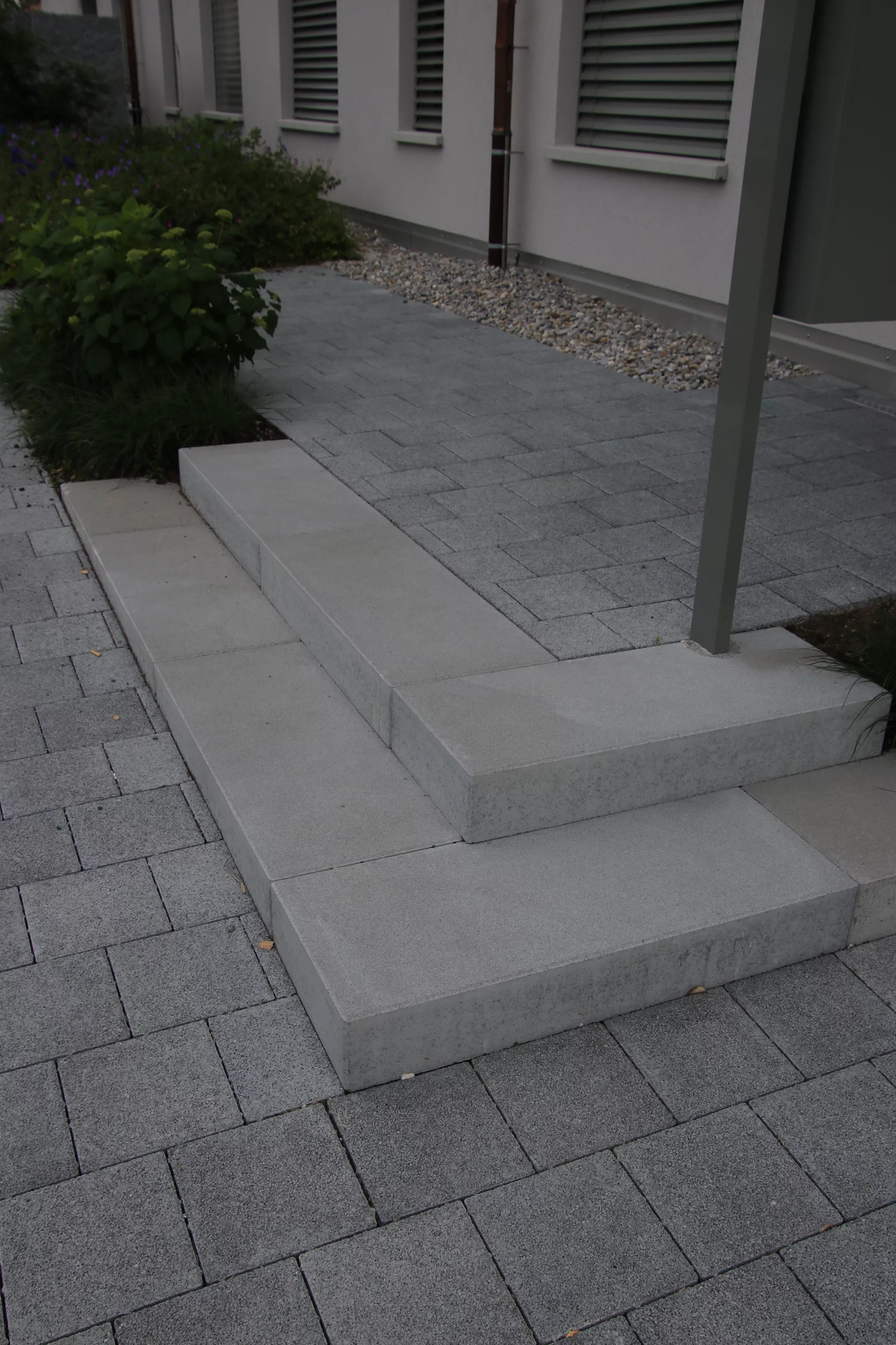 CLASSIC Blockstufe voll grau glatt gefast L 120 cm B 40 cm H 15 cm
