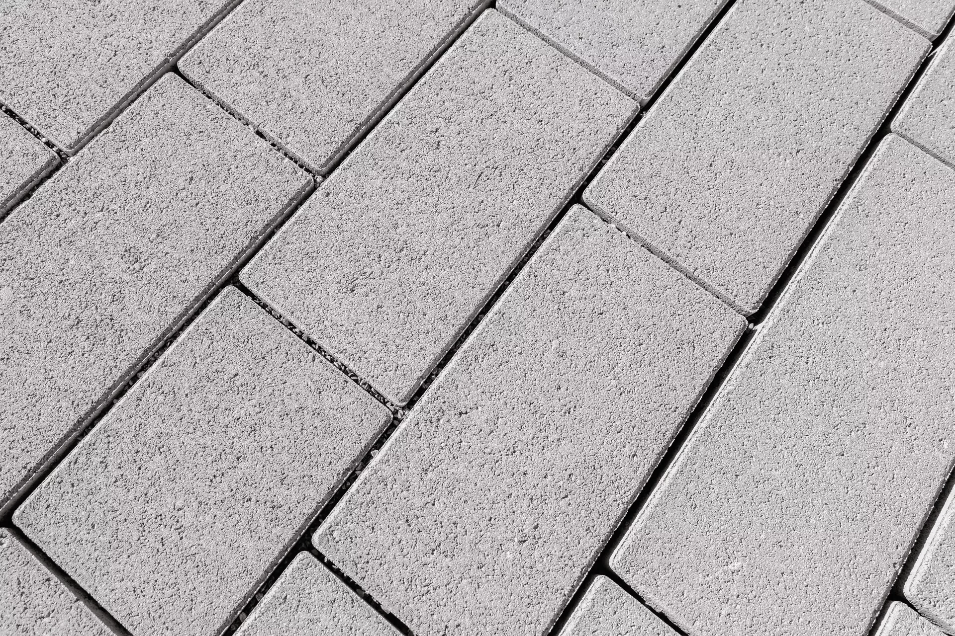 RAINA Sickerstein fino mit Nocken grau haufwerksporig fein gefast L 20-40 cm B 15 cm H 8 cm