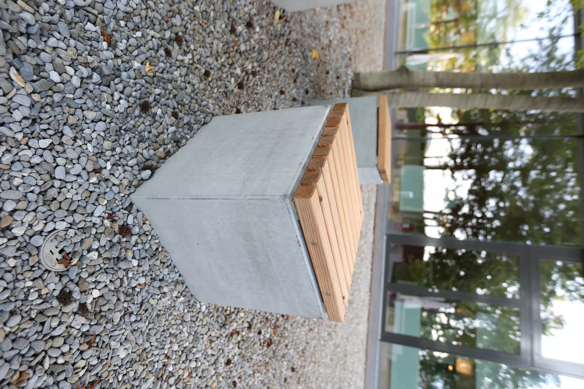 KUBUS Sitzelement mit Holzrost heavy grau glatt gefast L 45 cm B 45 cm H 50 cm