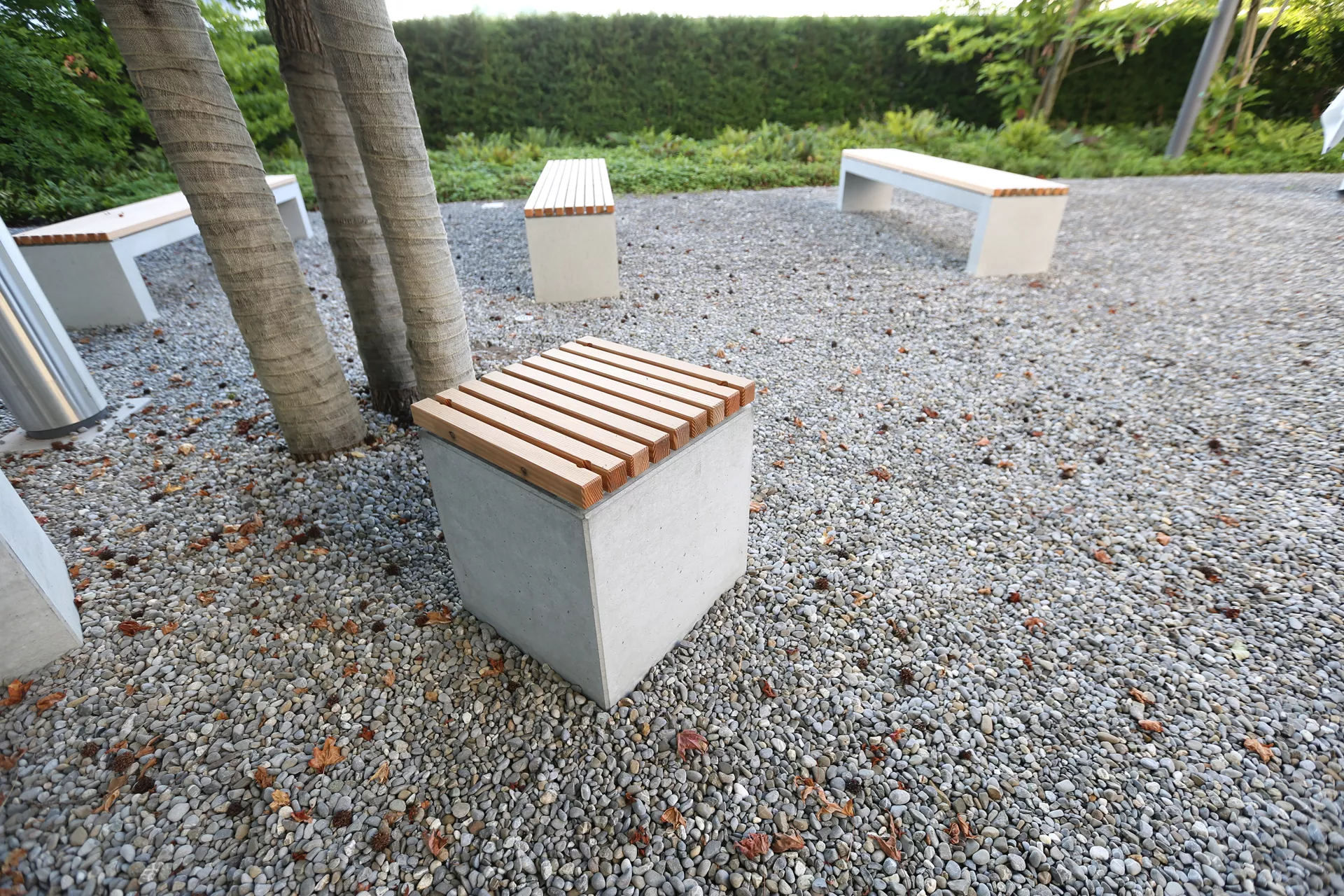 KUBUS Sitzelement mit Holzrost heavy grau glatt gefast L 45 cm B 45 cm H 50 cm