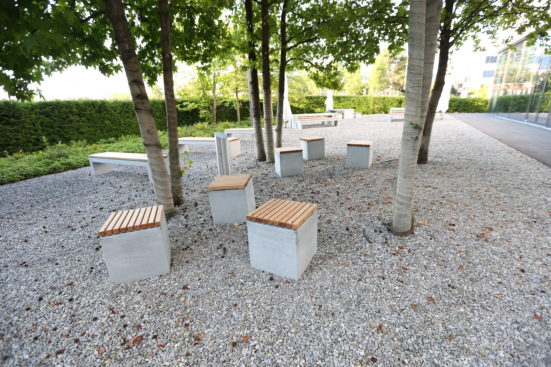 KUBUS Sitzelement mit Holzrost heavy grau glatt gefast L 45 cm B 45 cm H 50 cm