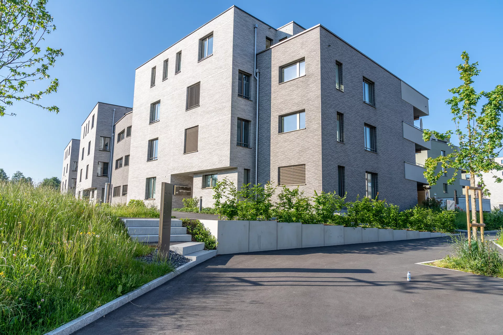 TRIPLA Winkelplatte bewehrt Typ 12.81 grau glatt gefast L 100 cm B 75 cm H 120 cm W 12 cm