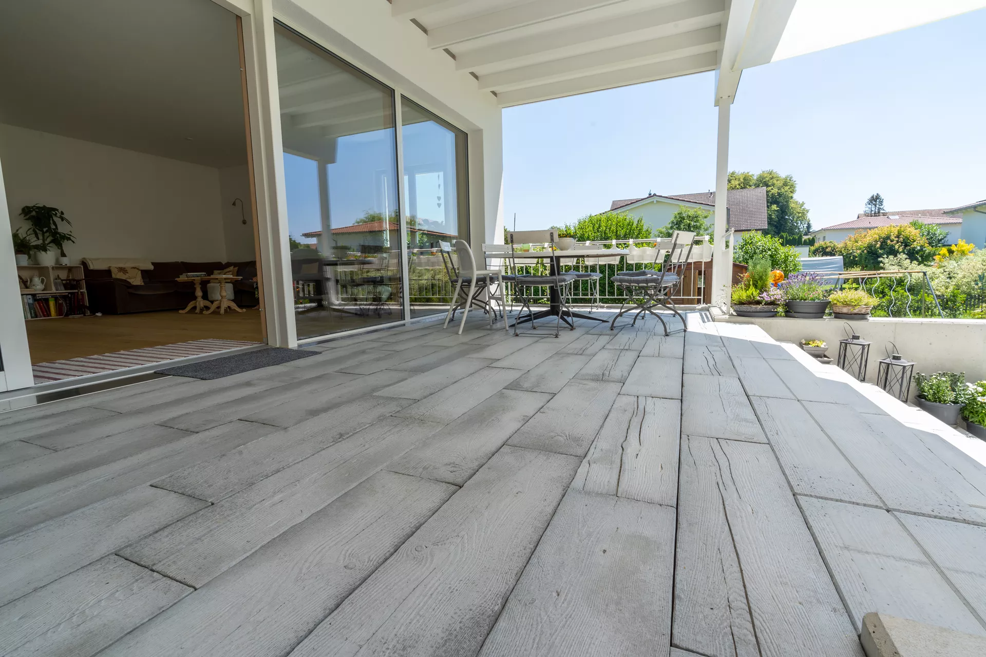 LENIA Gartenplatte mit Holzstruktur Normalplatte naturgrau strukturiert gerundet L 88-89 cm B 24.5-25.5 cm H 5 cm