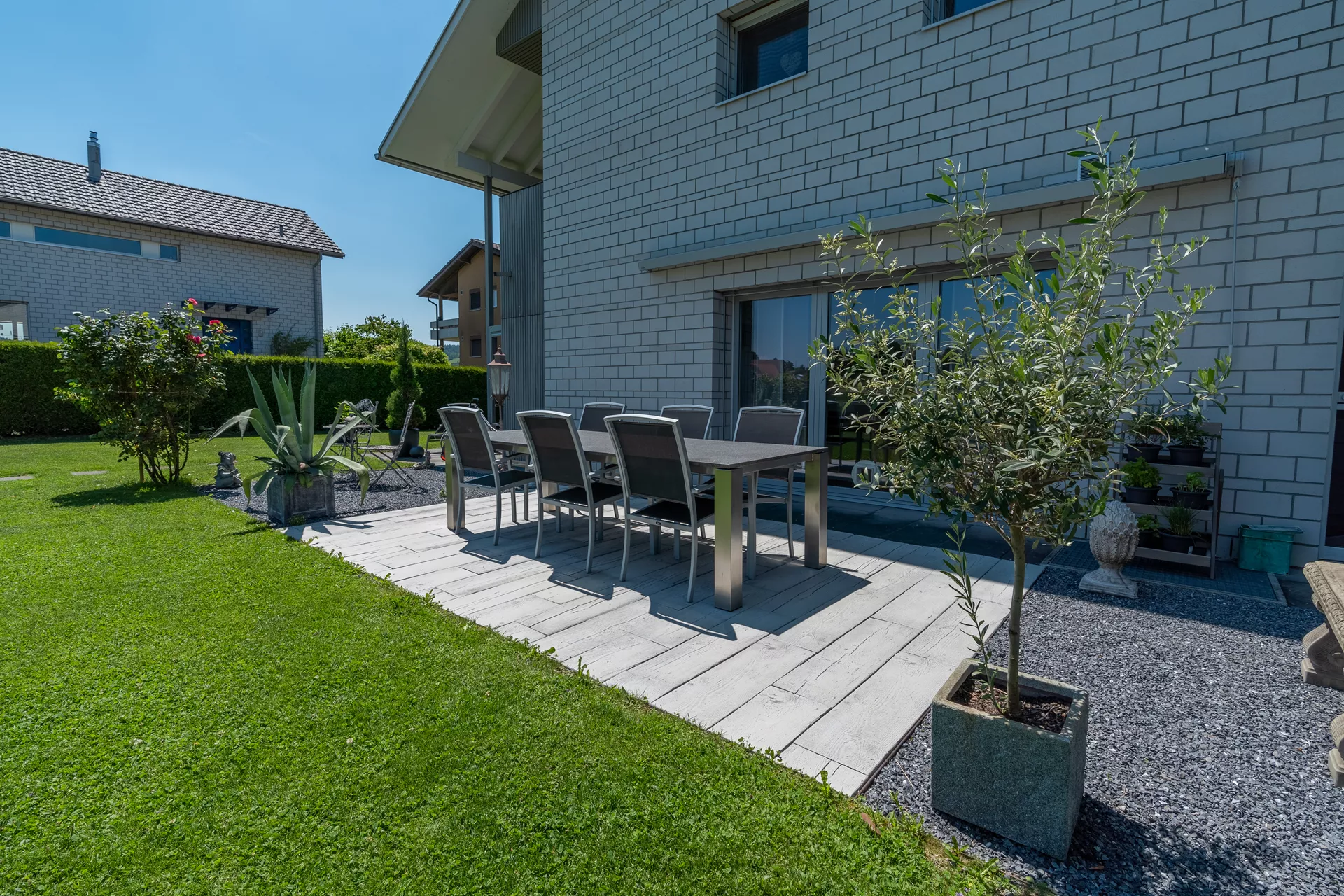 LENIA Gartenplatte mit Holzstruktur Normalplatte naturgrau strukturiert gerundet L 88-89 cm B 24.5-25.5 cm H 5 cm