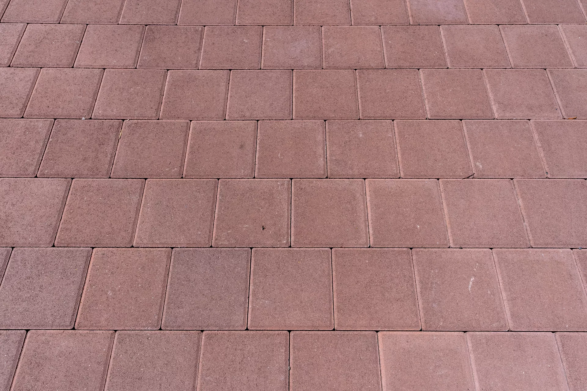 Pavé CLASSIC 20/20/8 cm avec distanceurs, chanfreiné, brun terre