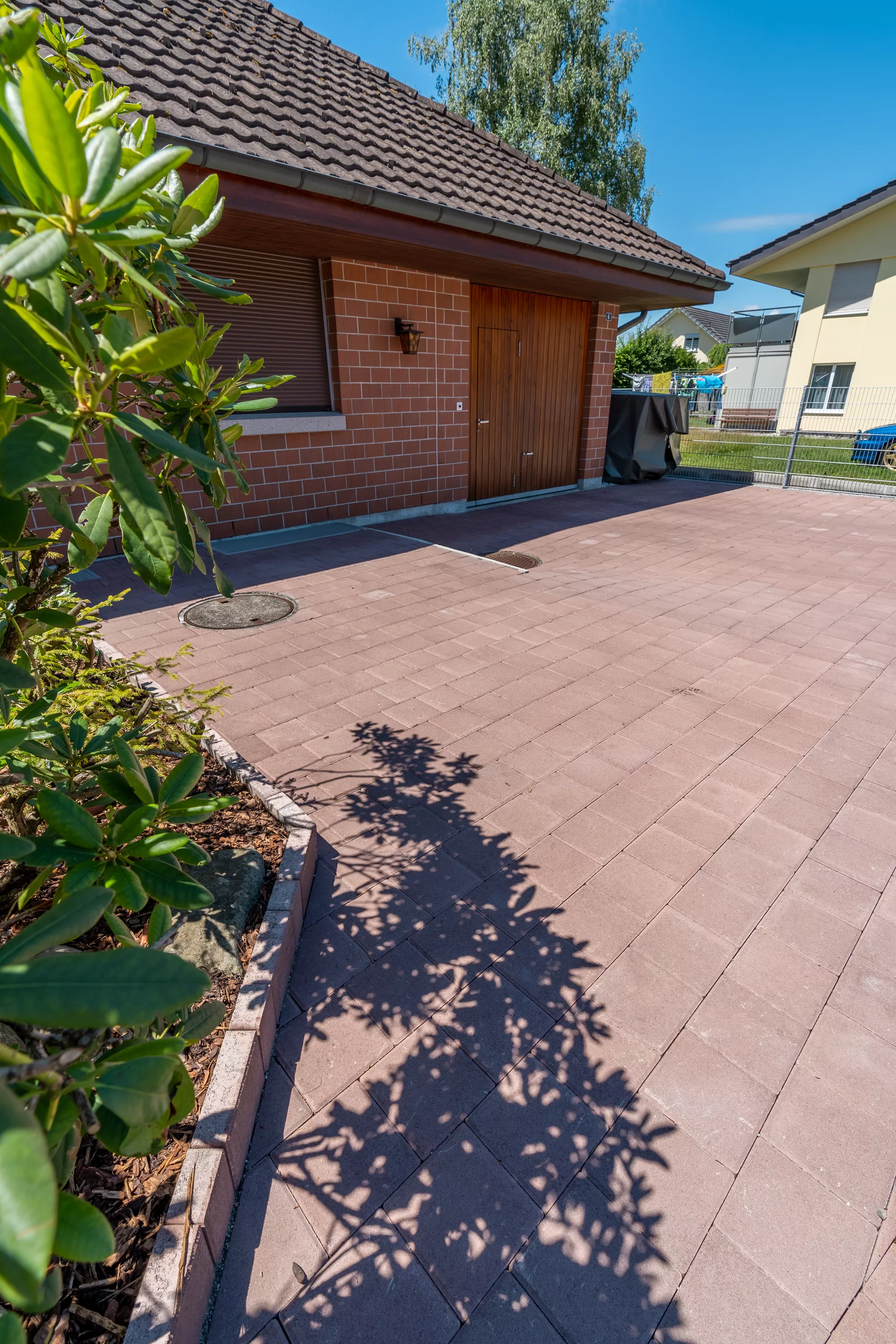 Pavé CLASSIC 20/20/8 cm avec distanceurs, chanfreiné, brun terre