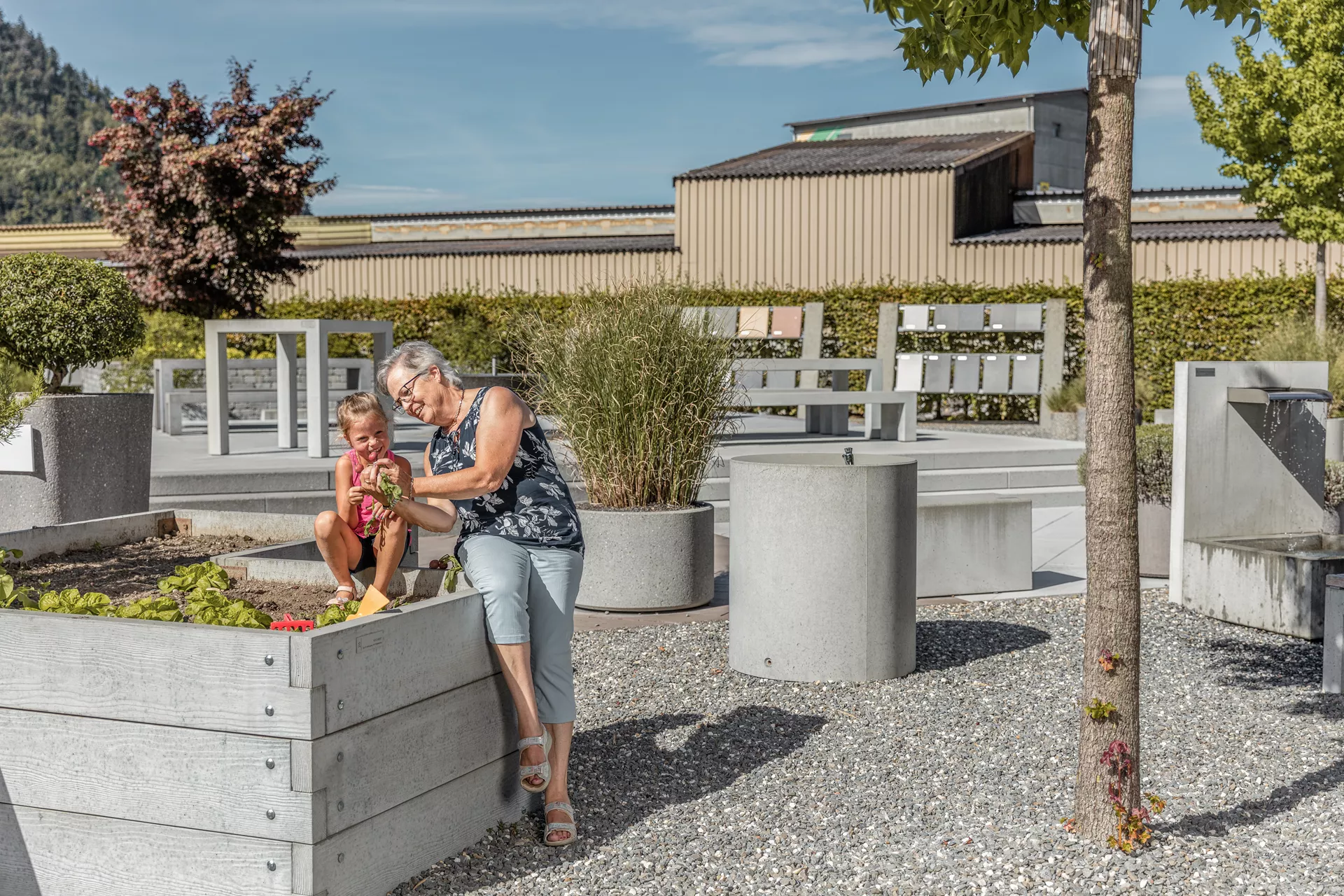 Hochbeet mit Holzstruktur Typ 1 naturgrau strukturiert leicht gefast bewehrt L 120 cm B 120 cm H 75 cm W 6 cm