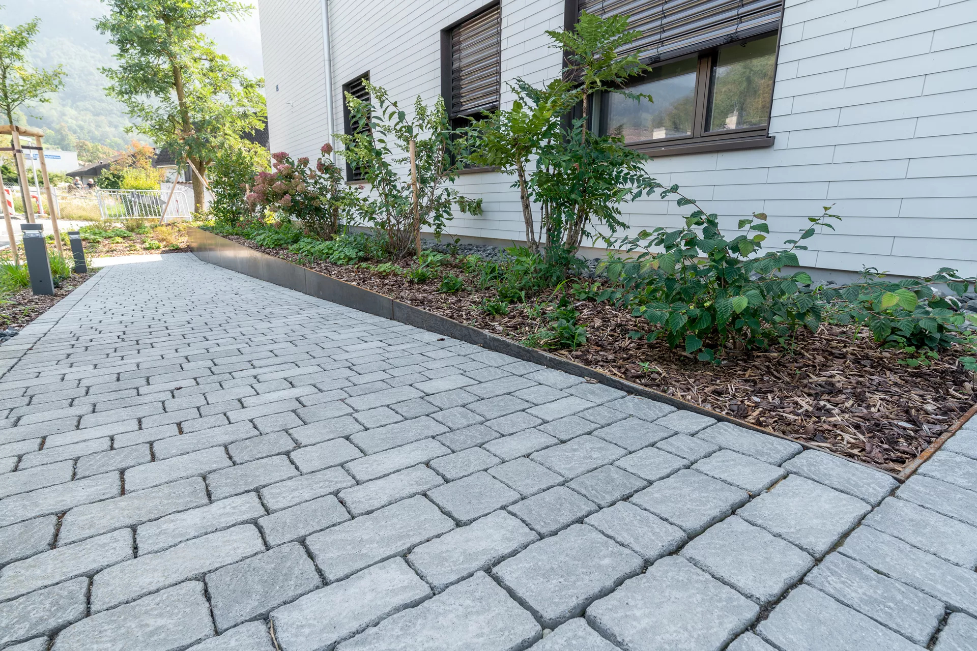 Pavé sauvage FRIEDA 7 cm, structuré arêtes cassées, gris perle