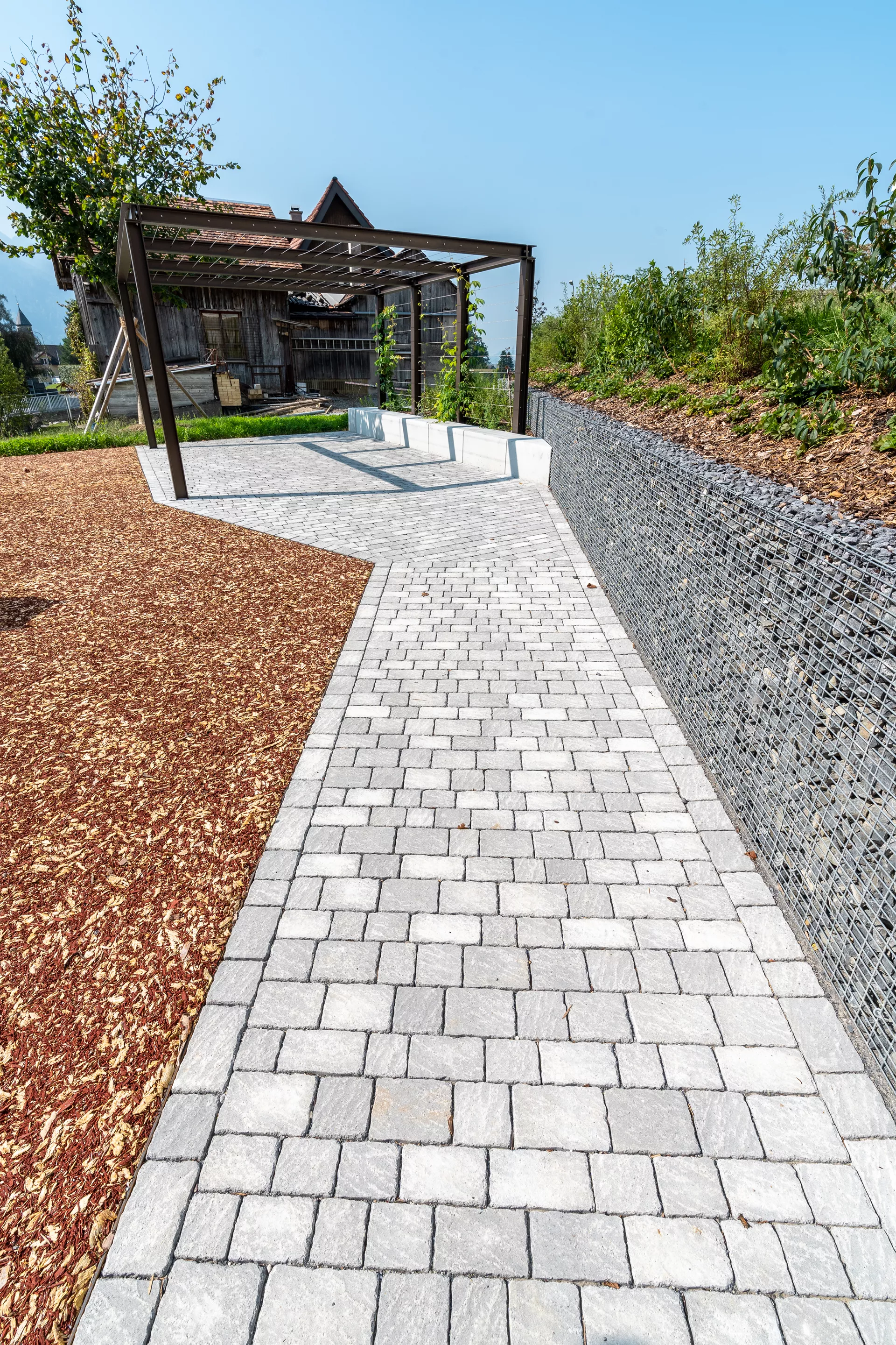 Pavé sauvage FRIEDA 7 cm, structuré arêtes cassées, gris perle