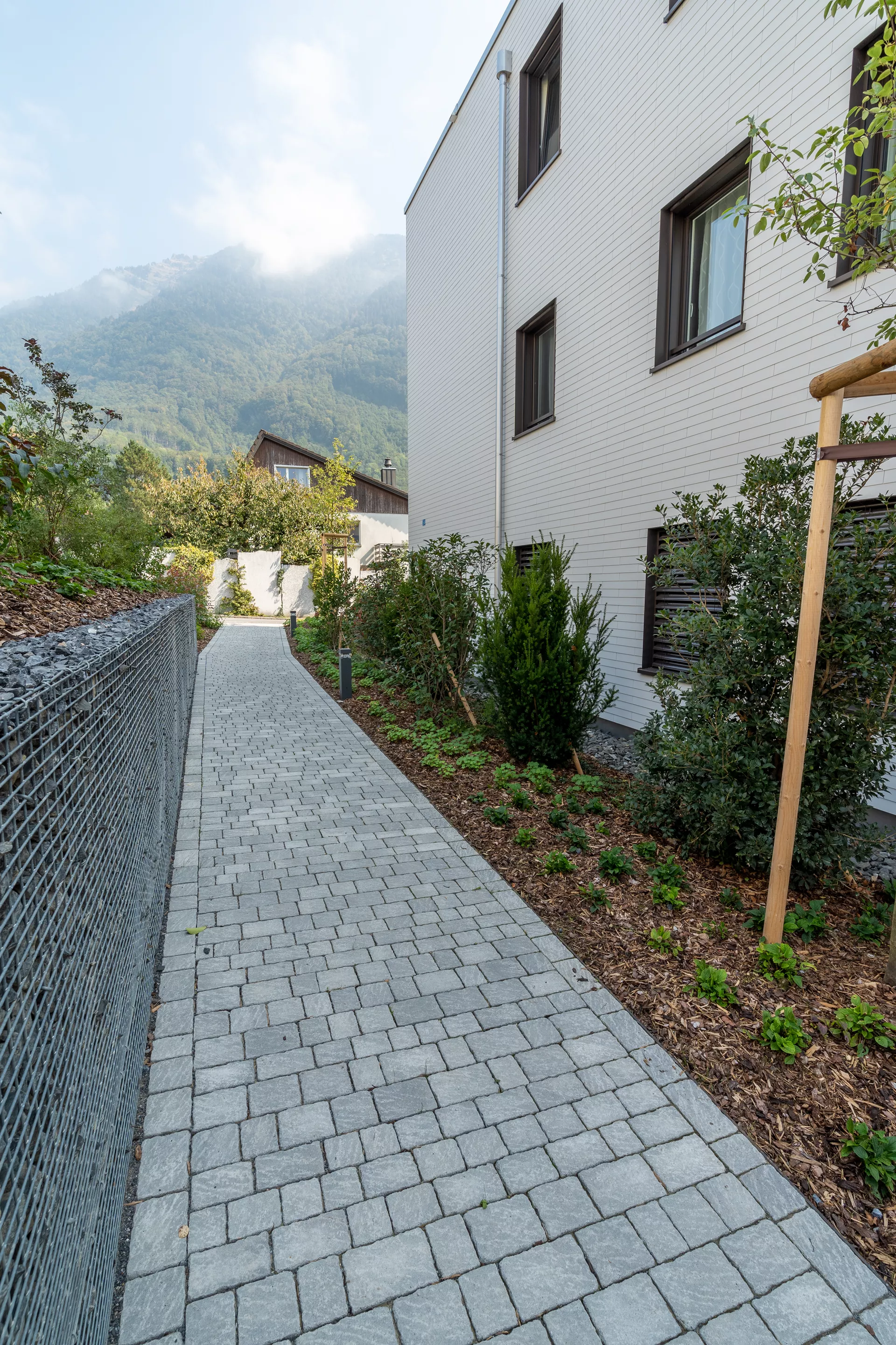 Pavé sauvage FRIEDA 7 cm, structuré arêtes cassées, gris perle