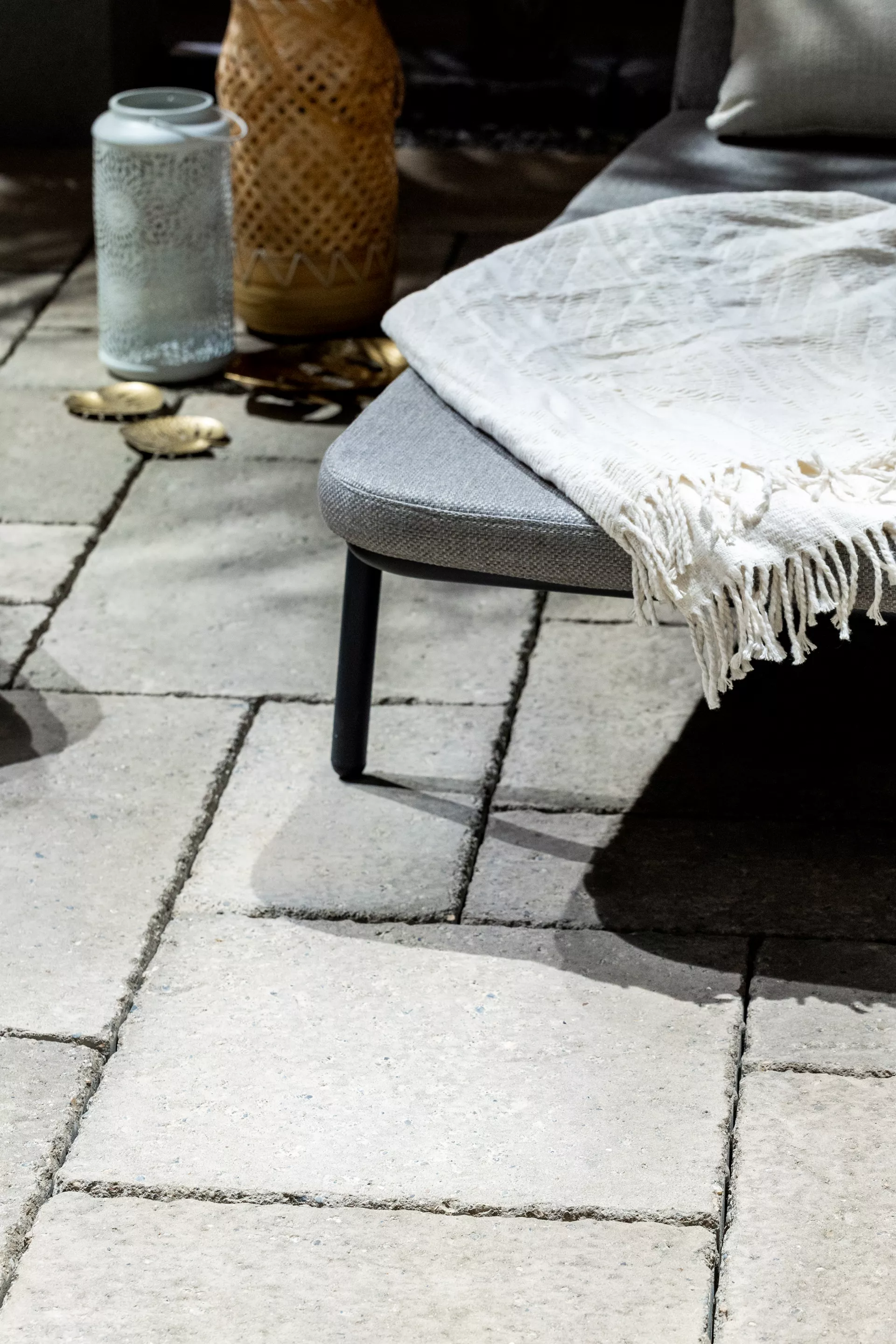 SANTURO Gartenplatte naturgrau Sandsteinoptik Kanten gebrochen L 22.5-67.5 B 22.5-45 cm H 5.5 cm