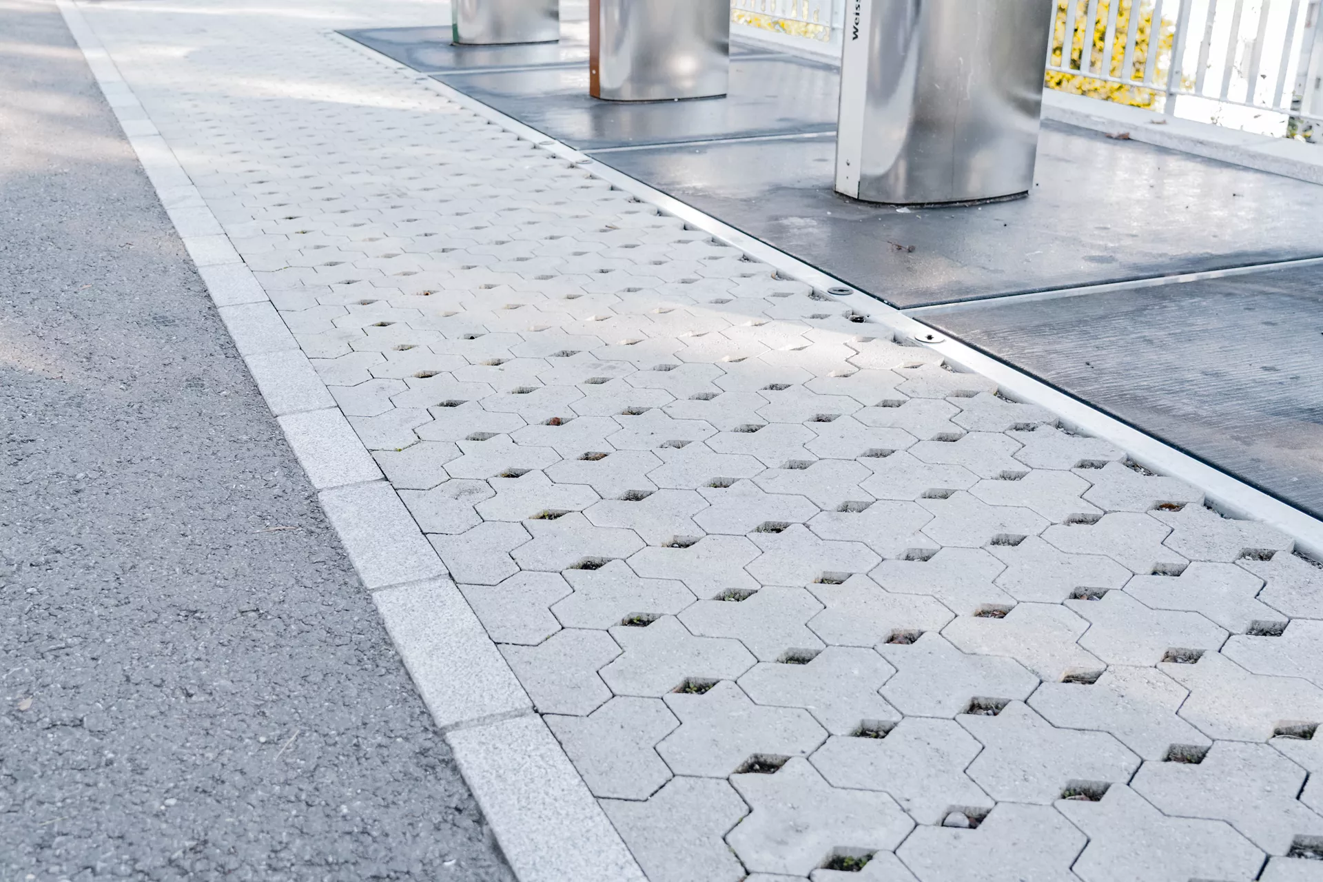 SIX-SILENTA Ökostein mit Nocken Normalstein grau vollkantig L 19.7 cm B 17 cm H 10 cm