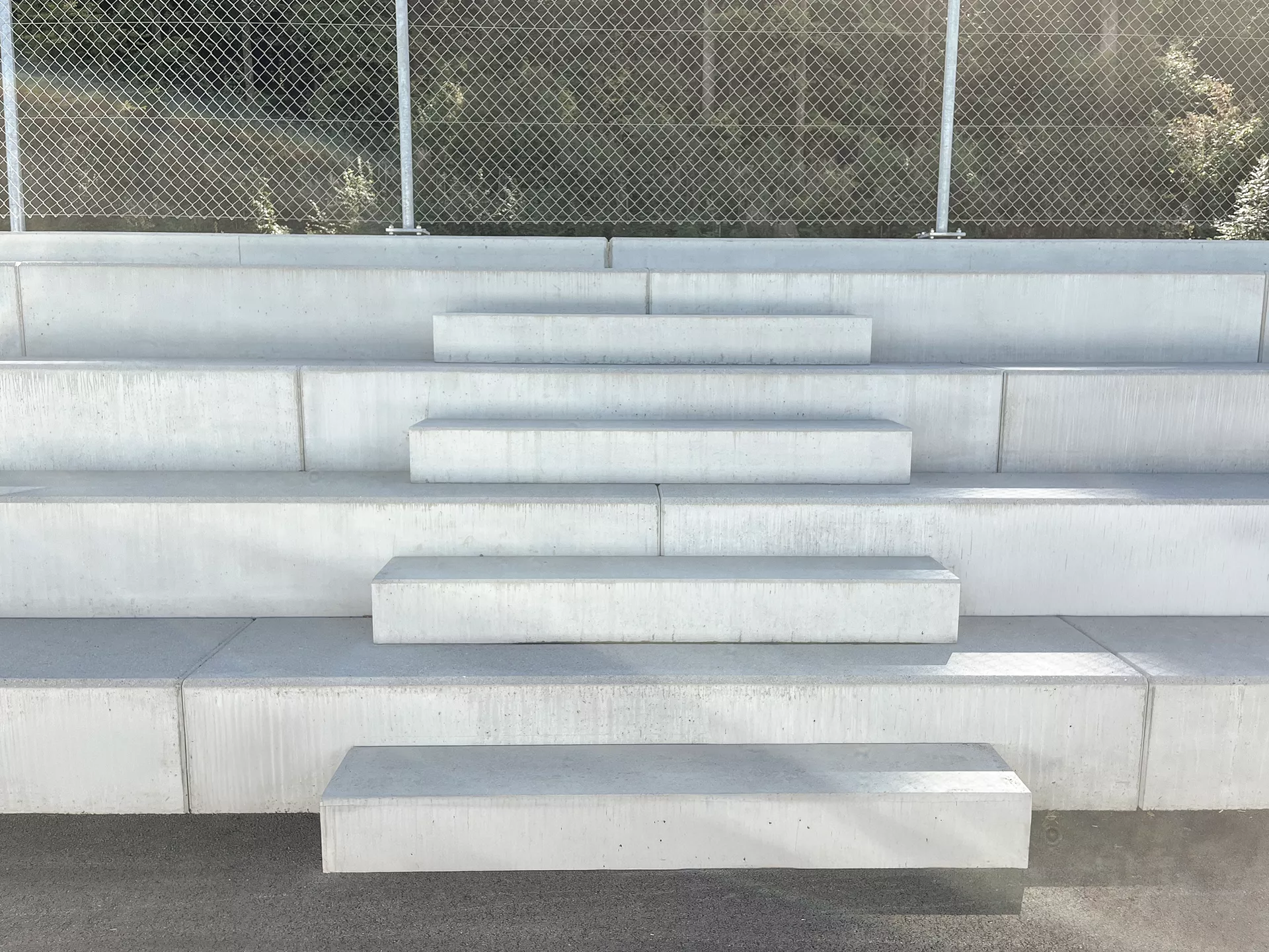 Blockstufe zu Vierkant-Element grau glatt gefast L 150 cm B+H variabel bis 32.5 cm