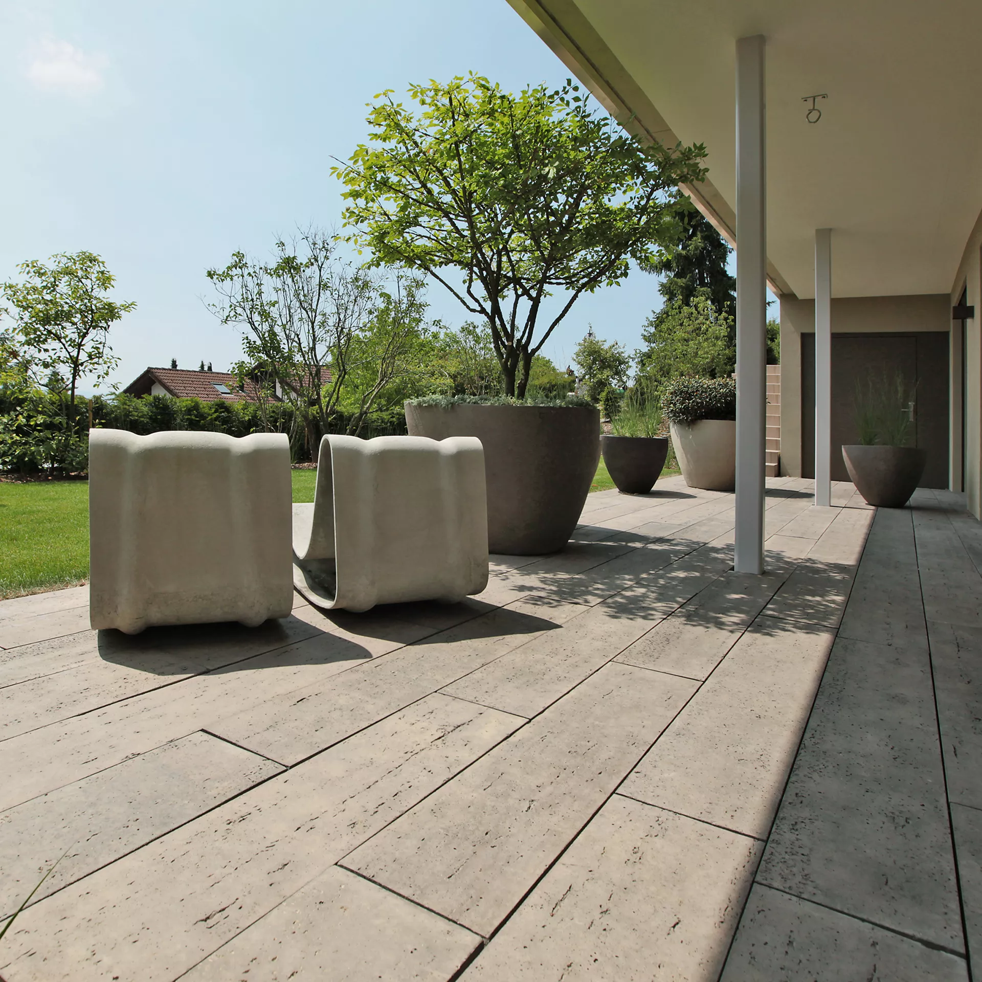 ANTIKA Gehwegplatten mit Travertinstruktur