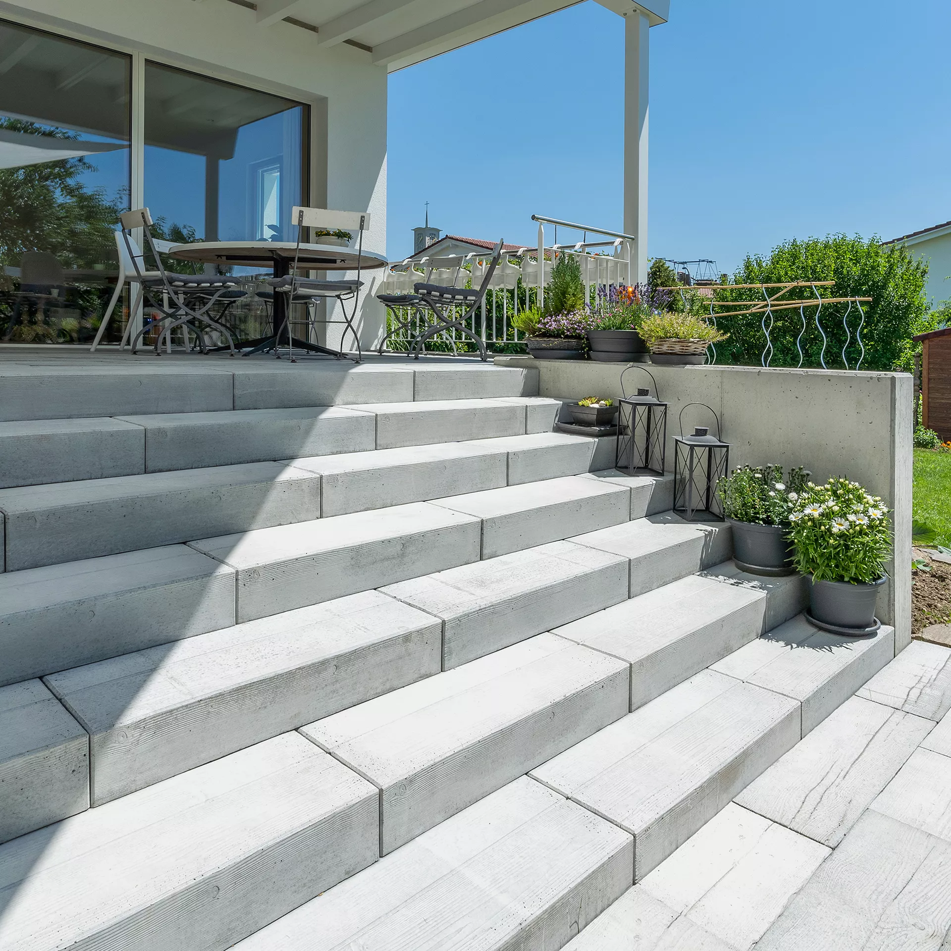 LENIA Blockstufen mit Holzstruktur