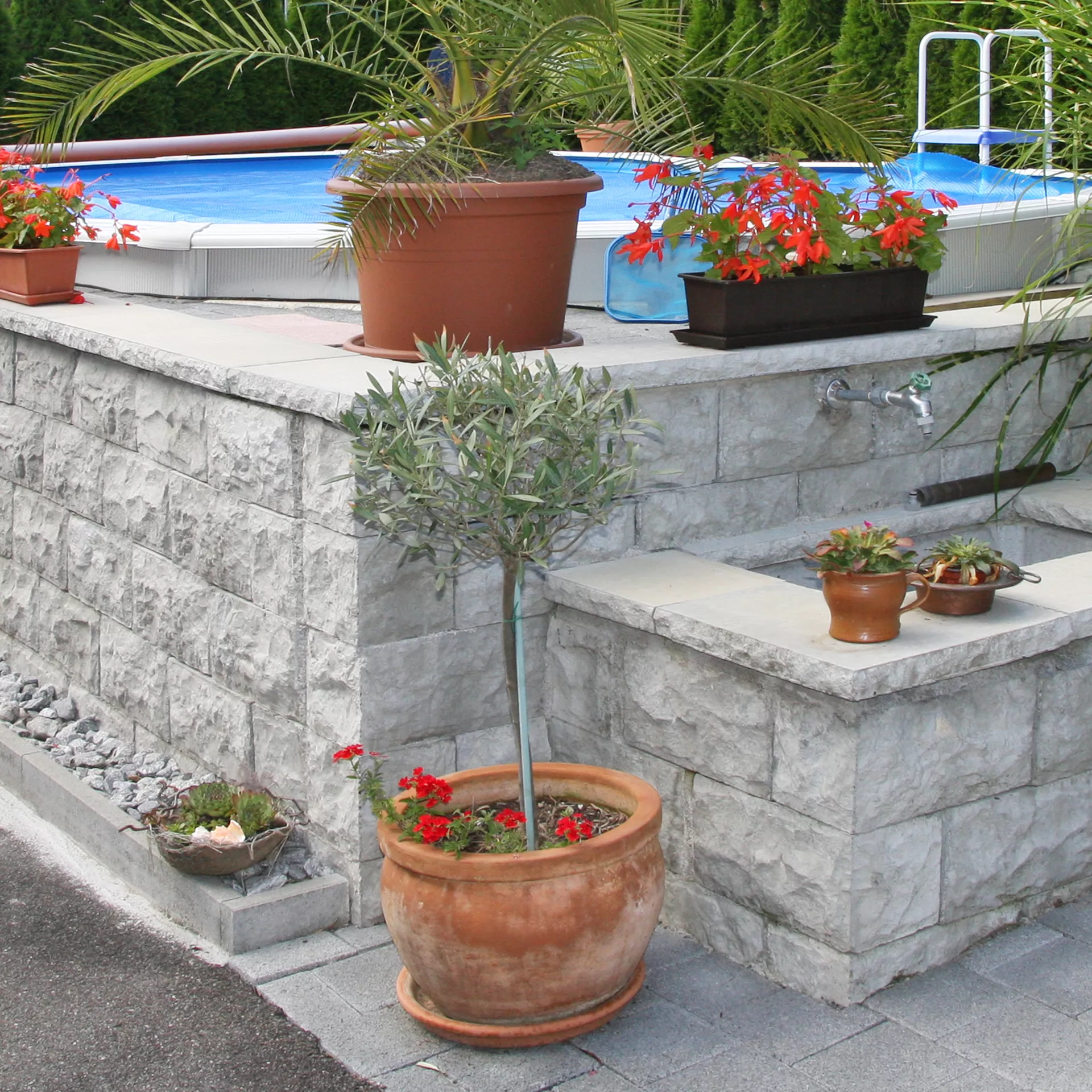 PROFILO Mauerabdeckplatten 2-seitig und 4-seitig strukturier t