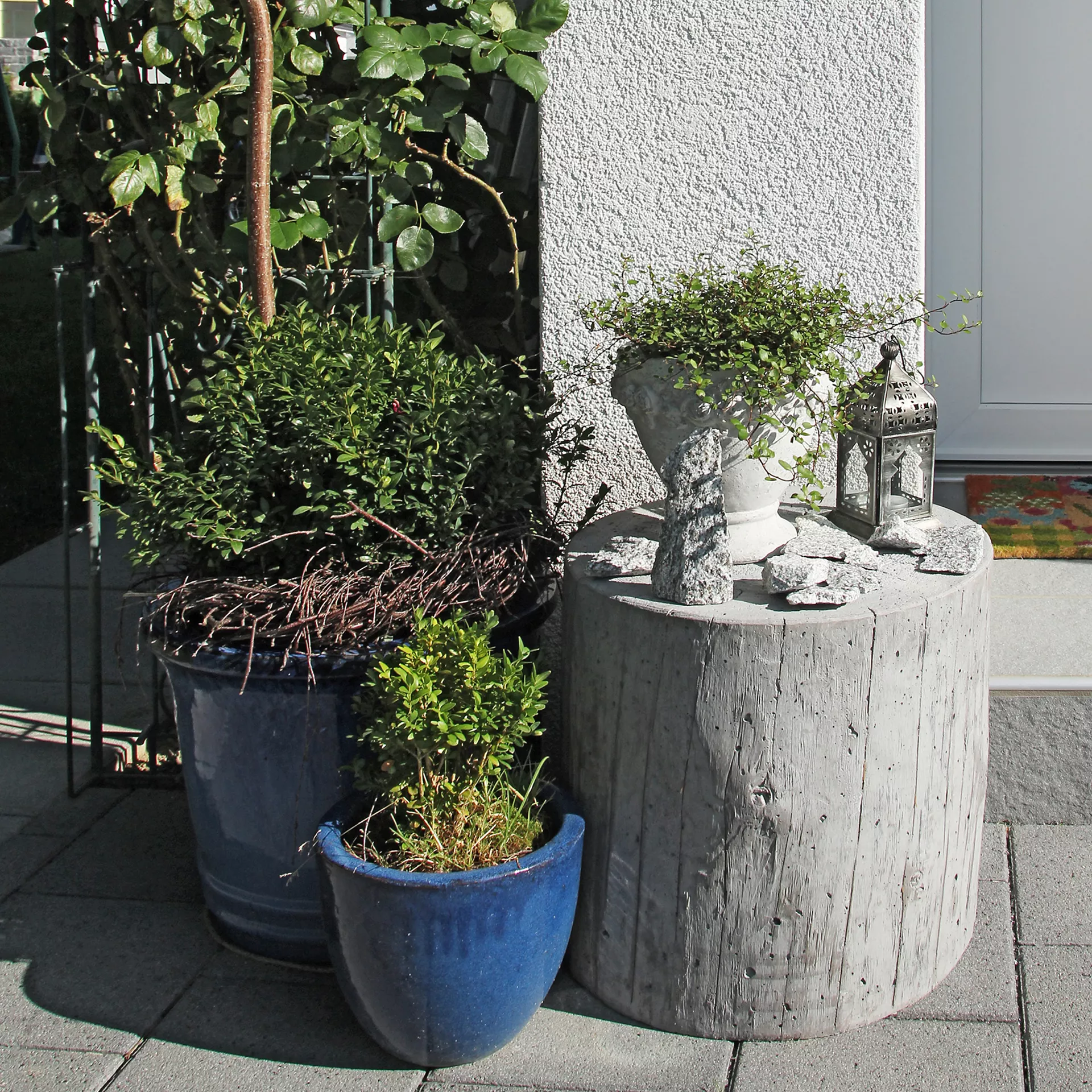 LENIA Hocker mit Holzstruktur