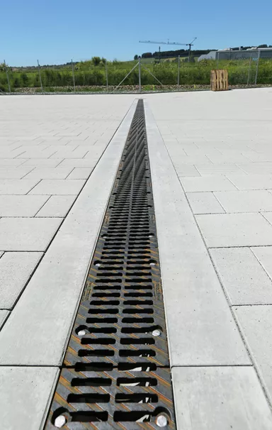 VS 5 Schwerlaststein mit Verschiebesicherung grau glatt gefast englisch palettiert L 30 cm B 30 cm H 10.8 cm