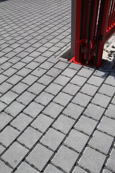 VS 5 Schwerlast Ökostein mit Verschiebesicherung englisch pal. grau glatt gefast L 22.5 cm B 22.5 cm H 10.8 cm