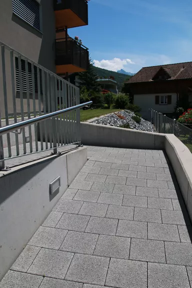 CARENA Sickerstein fino mit Nocken grau haufwerksporig gefast L 12.5 cm B 12.5 cm H 8 cm