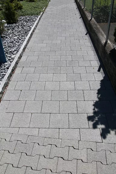 CARENA Sickerstein fino mit Nocken grau haufwerksporig gefast L 12.5 cm B 12.5 cm H 8 cm
