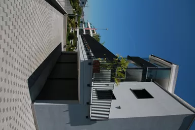 CARENA Sickerstein fino mit Nocken grau haufwerksporig gefast L 25 cm B 25 cm H 8 cm