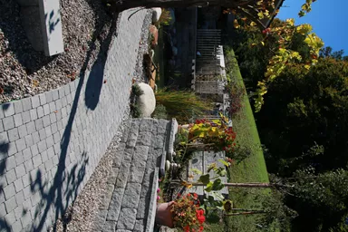 FRIEDA Pflasterstein perlgrau strukturiert Kanten gebr. L 8.8-11.8 cm B 9.8 cm H 7 cm