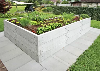 Einzelbrett zu Hochbeet mit Holzstruktur naturgrau strukturiert leicht gefast bewehrt L 120 cm H 25 cm W 6 cm