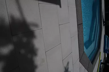 ESTRELLA Gehwegplatte weiss strukturiert gestrahlt gefast L 50 cm B 50 cm H 4 cm