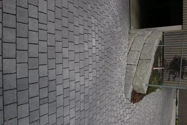 FRIEDA Pflasterstein perlgrau strukturiert Kanten gebr. L 8.8-11.8 cm B 9.8 cm H 7 cm