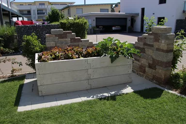 Hochbeet mit Holzstruktur Typ 2 naturgrau strukturiert leicht gefast bewehrt L 234 cm B 120 cm H 75 cm W 6 cm