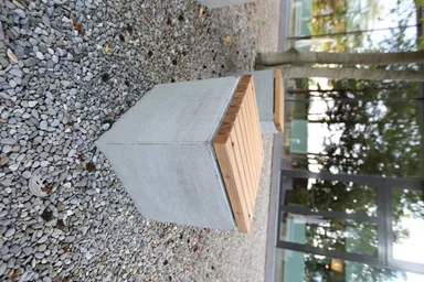 KUBUS Sitzelement mit Holzrost heavy grau glatt gefast L 45 cm B 45 cm H 50 cm