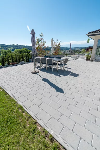 CLASSIC Pflasterstein mit Nocken grau glatt gefast L 30 cm B 20 cm H 6 cm