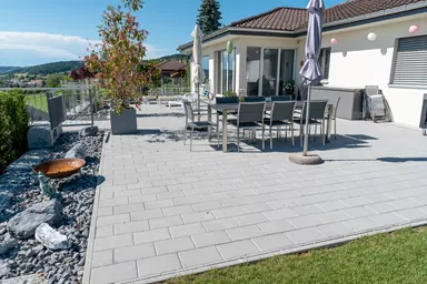 CLASSIC Pflasterstein mit Nocken grau glatt gefast L 30 cm B 20 cm H 6 cm