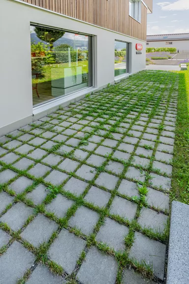 Pavé Oeko CARENA GAZON 25/25/8 cm emboîtement avec ergots, chanfreiné, gris