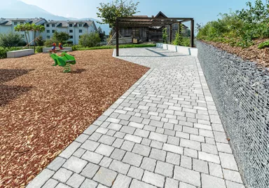 Pavé sauvage FRIEDA 7 cm, structuré arêtes cassées, gris perle