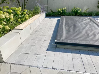 LENIA Gartenplatte mit Holzstruktur Normalplatte naturgrau strukturiert gerundet L 88-89 cm B 24.5-25.5 cm H 5 cm