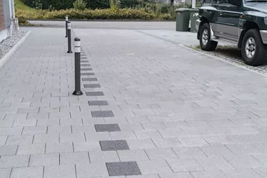 CARENA Sickerstein fino mit Nocken grau haufwerksporig gefast L 25 cm B 25 cm H 8 cm