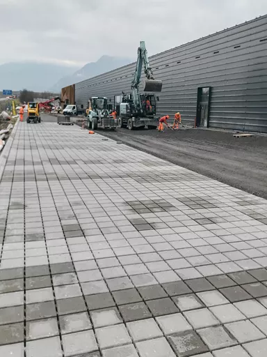 CARENA SPLITT Ökostein mit Nocken grau glatt gefast L 25 cm B 25 cm H 8 cm