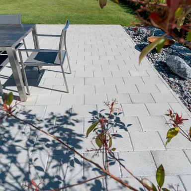 CLASSIC<sup>®</sup> Pflastersteine mit Nocken gefast glatt