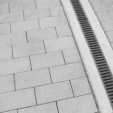 VS 5<sup>®</sup> Schwerlastpflastersteine mit 5-facher Versc hiebesicherung