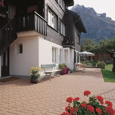 BETA<sup>®</sup> Verbundsteine gefast