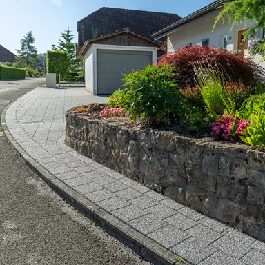 CARENA<sup>®</sup> Sickersteine fino gefast mit Edelvorsatz