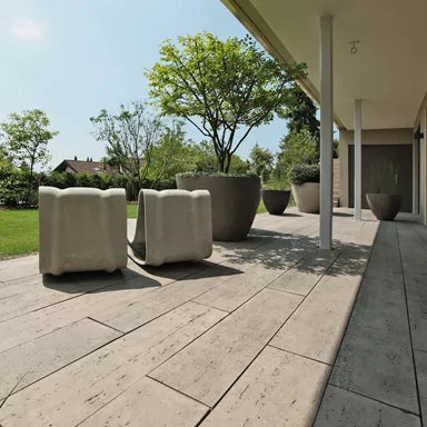 ANTIKA Gehwegplatten mit Travertinstruktur