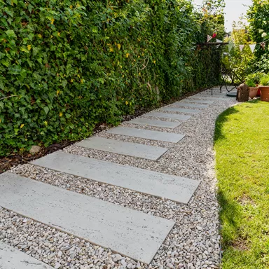 ANTIKA Gehwegplatten mit Travertinstruktur