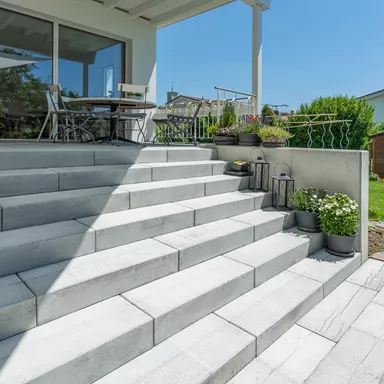 LENIA Blockstufen mit Holzstruktur