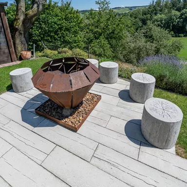 LENIA Hocker mit Holzstruktur